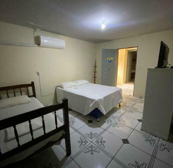 اتاق خانوادگی, Casa Do Professor Hostel