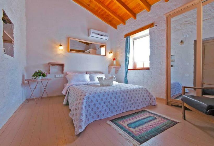 اتاق لوکس, Lilyum Alaçatı   Taş Ev