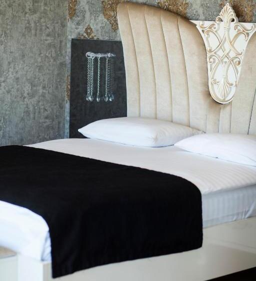 سوئیت با تخت بزرگ, Neba Royal