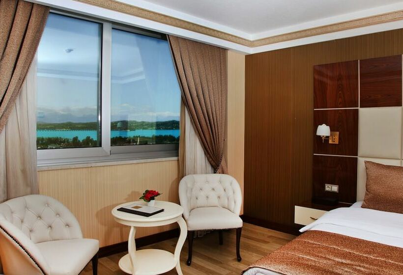 اتاق استاندارد با چشم‌انداز دریاچه, Cukurova Erten Otel