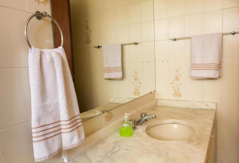 اتاق استاندارد چهار تخته, Jardim Botânico House