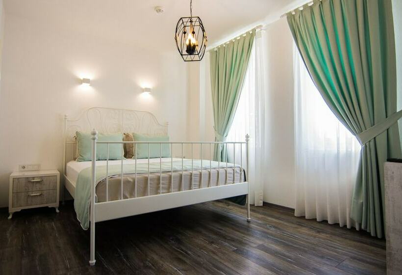 اتاق اکونومی, Faro Alacati