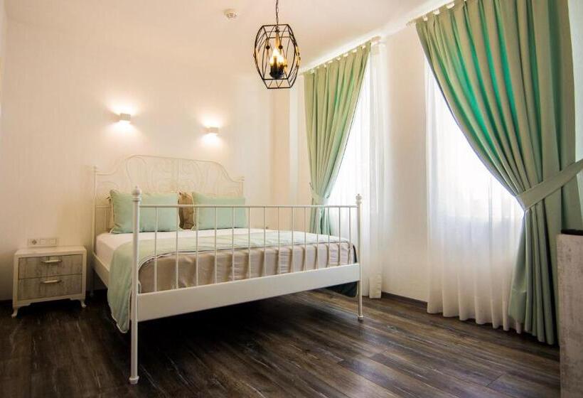 اتاق اکونومی, Faro Alacati