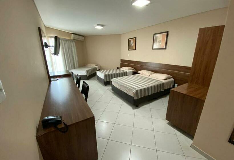 Economy Triple Room, Flamboyant Suite