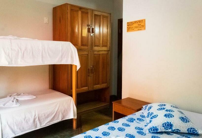 اتاق استاندارد چهار تخته, O Pharol Hostel E Pousada