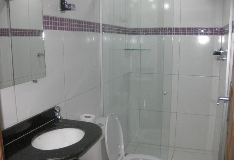اتاق استاندارد سه نفره, O Pharol Hostel E Pousada