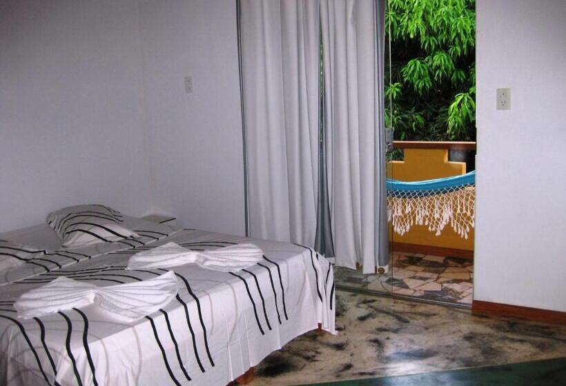 اتاق استاندارد سه نفره, O Pharol Hostel E Pousada