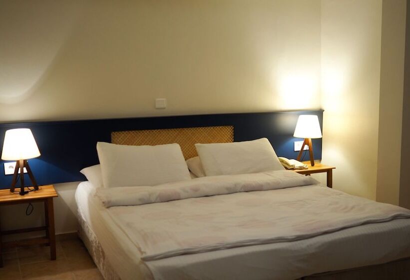 اتاق استاندارد سه نفره, Oya Butik Otel