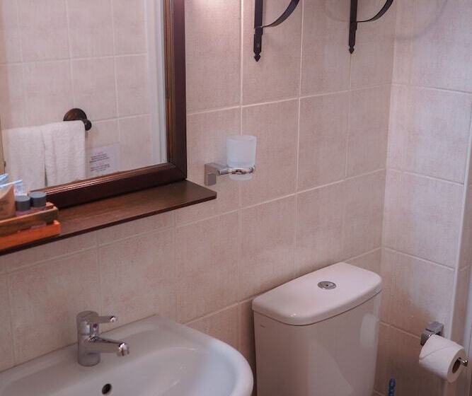 اتاق استاندارد سه نفره, Oya Butik Otel