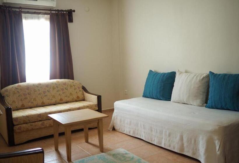 اتاق استاندارد سه نفره, Oya Butik Otel