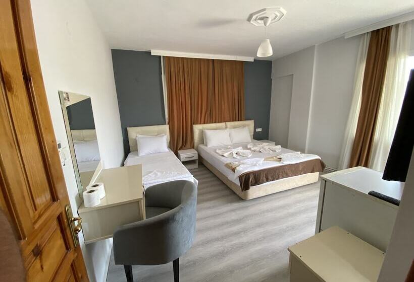 اتاق استاندارد سه نفره, Karya