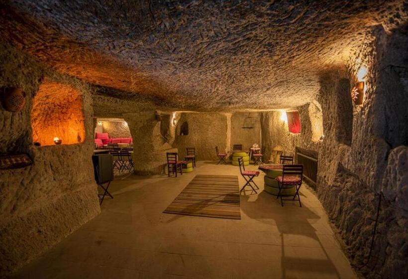 اتاق خانوادگی, Cappadocia Antique Gelveri Cave