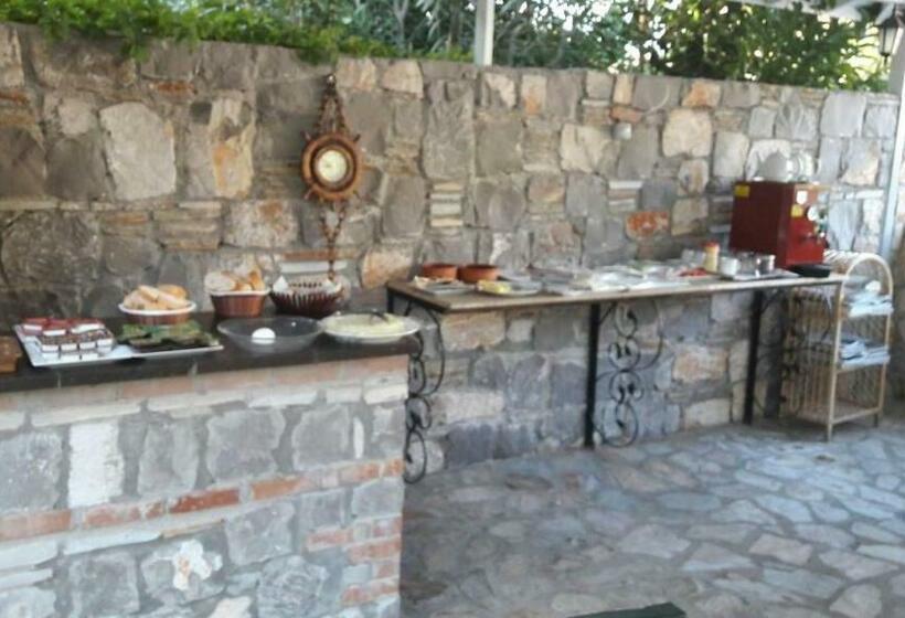 اتاق خانوادگی, Göcek Selya