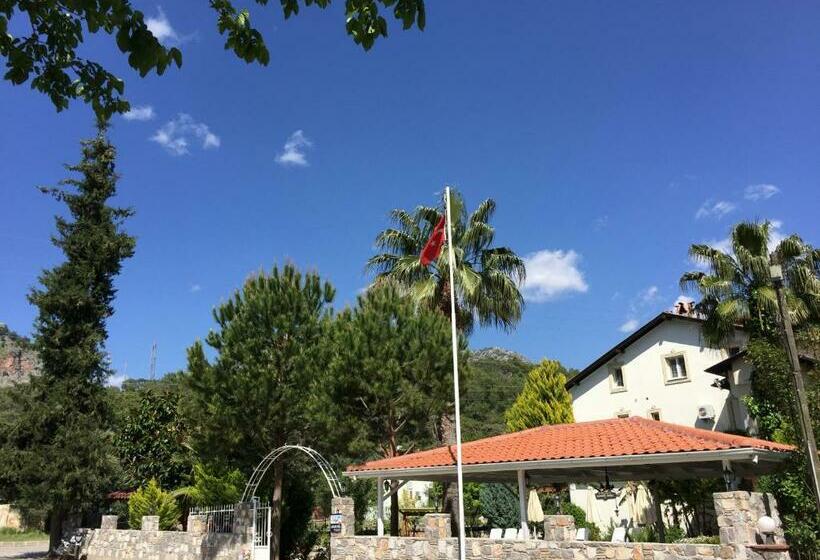 اتاق خانوادگی, Göcek Selya
