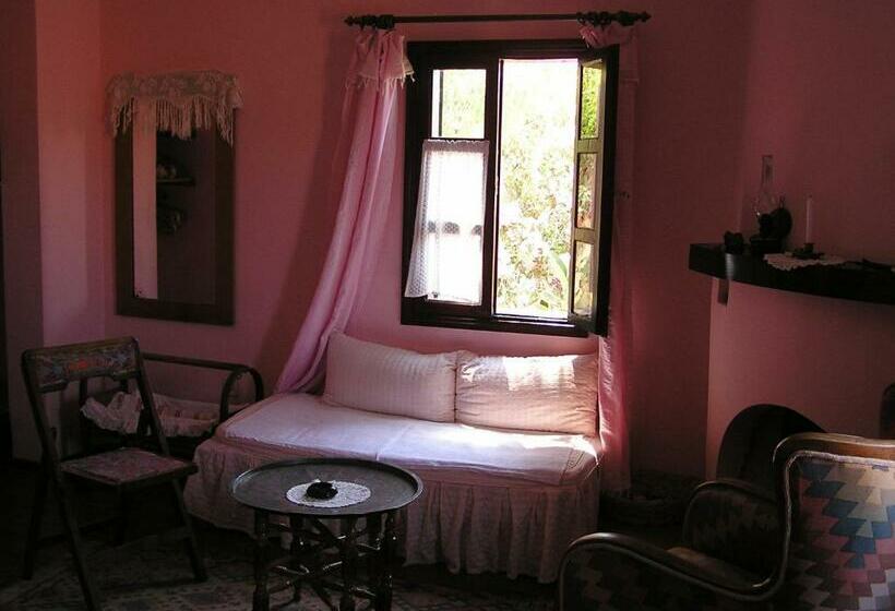 اتاق سوپریور, Kalkan Turk Evi