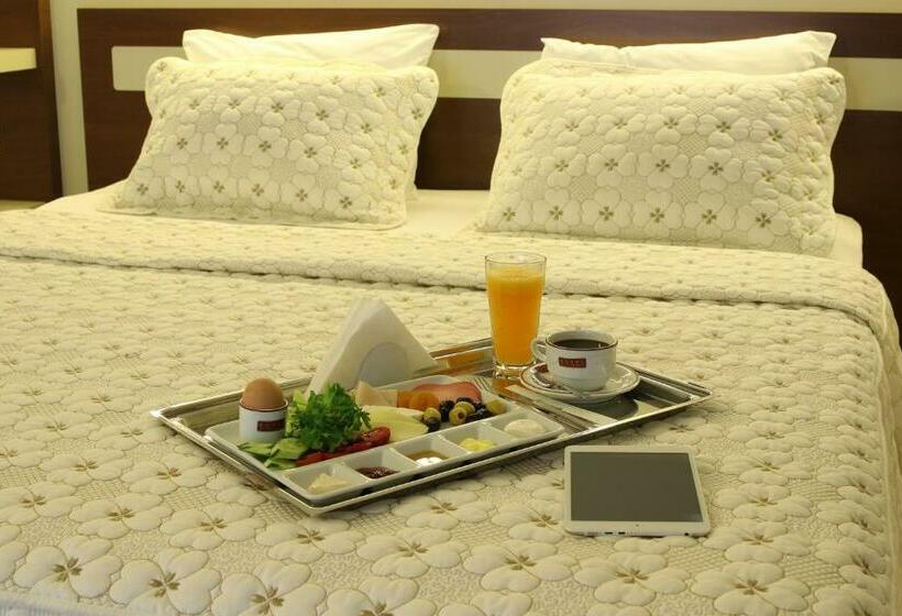 سوئیت کلاسیک, Royal Bilgic