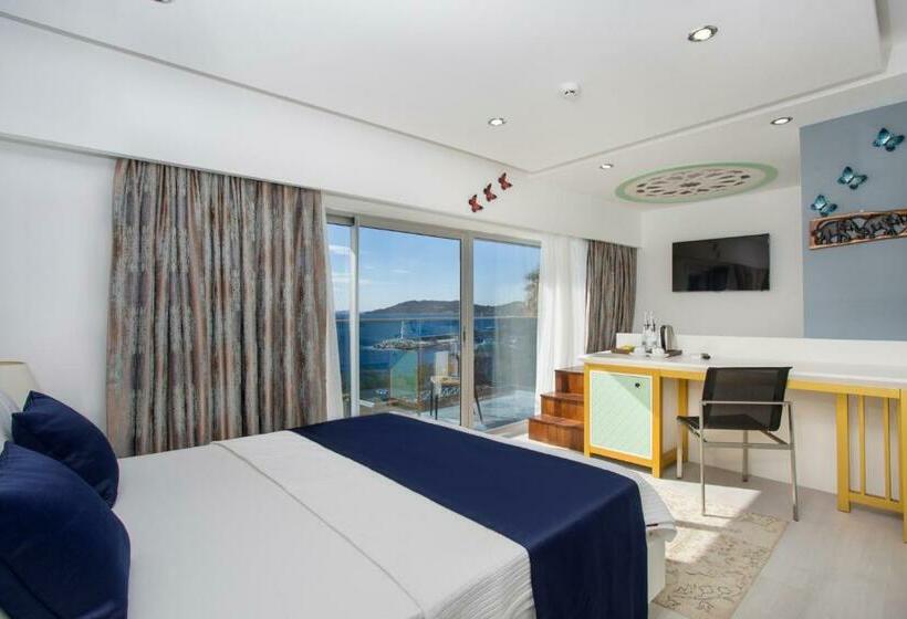 اتاق لوکس با بالکن و چشم‌انداز دریا, Sea View