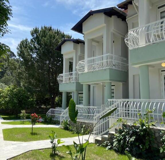 اتاق خانوادگی, Göcek Selya