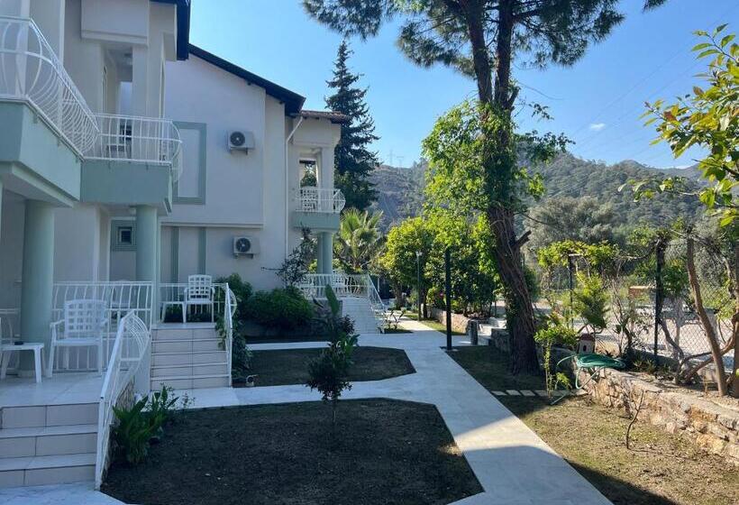 اتاق خانوادگی, Göcek Selya