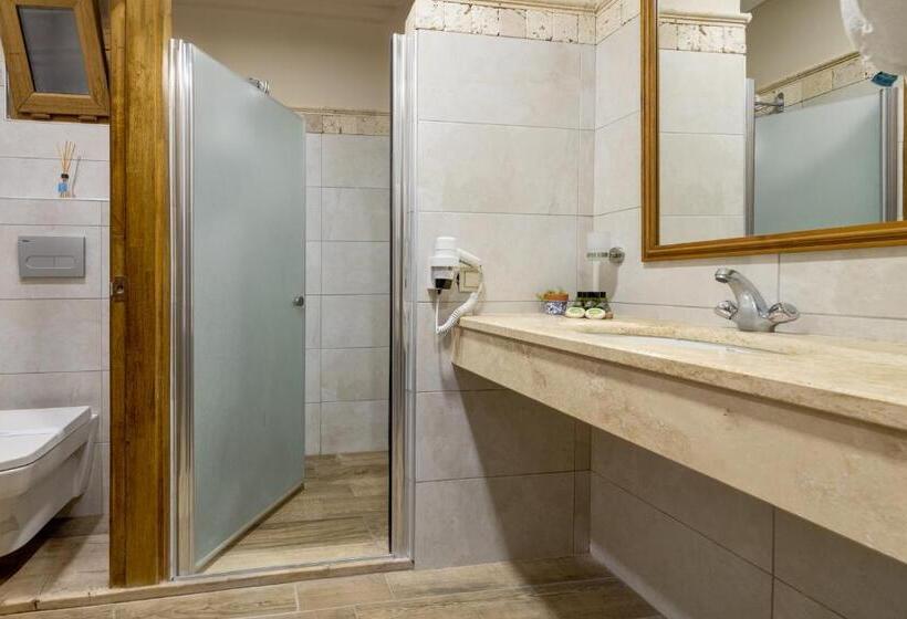 اتاق استاندارد سه نفره, Surf Egitim Merkezi Oteli