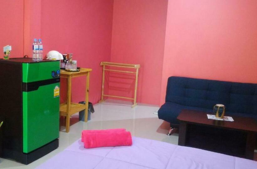 اتاق سوپریور با تخت بزرگ, Baan Benjathip