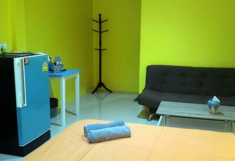 اتاق سوپریور با تخت بزرگ, Baan Benjathip
