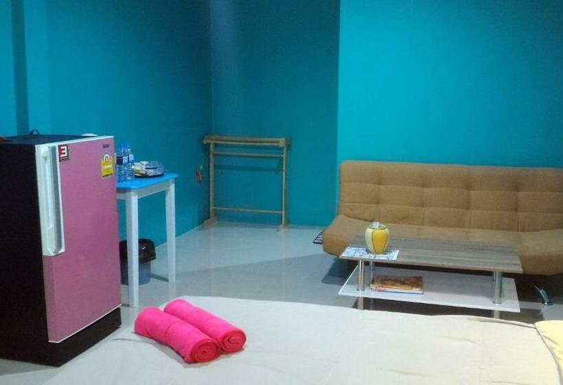 اتاق سوپریور با تخت بزرگ, Baan Benjathip
