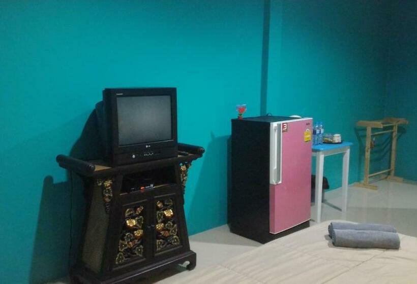 اتاق سوپریور با تخت بزرگ, Baan Benjathip
