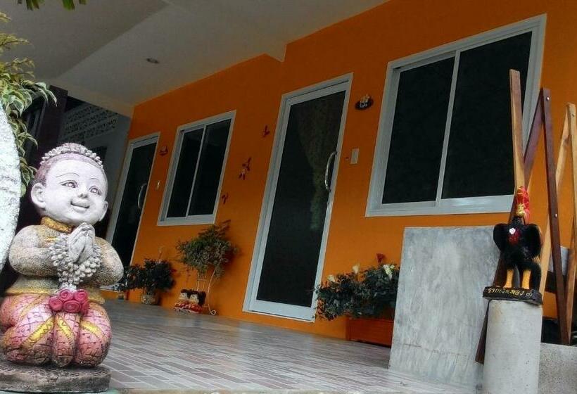 اتاق سوپریور با تخت بزرگ, Baan Benjathip