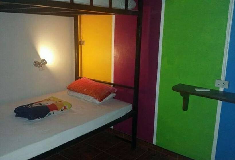 تختخواب در اتاق مشترک, Jellybean Krabi Inn