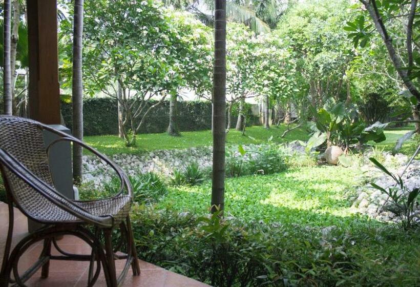 اتاق استاندارد با چشم‌انداز باغ, Auangkham Resort