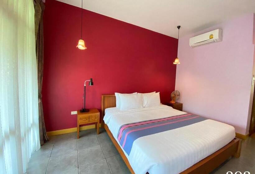 اتاق لوکس با بالکن, Auangkham Resort