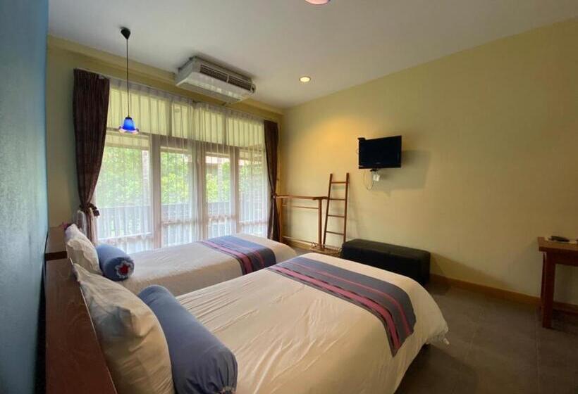 اتاق استاندارد با چشم‌انداز باغ, Auangkham Resort