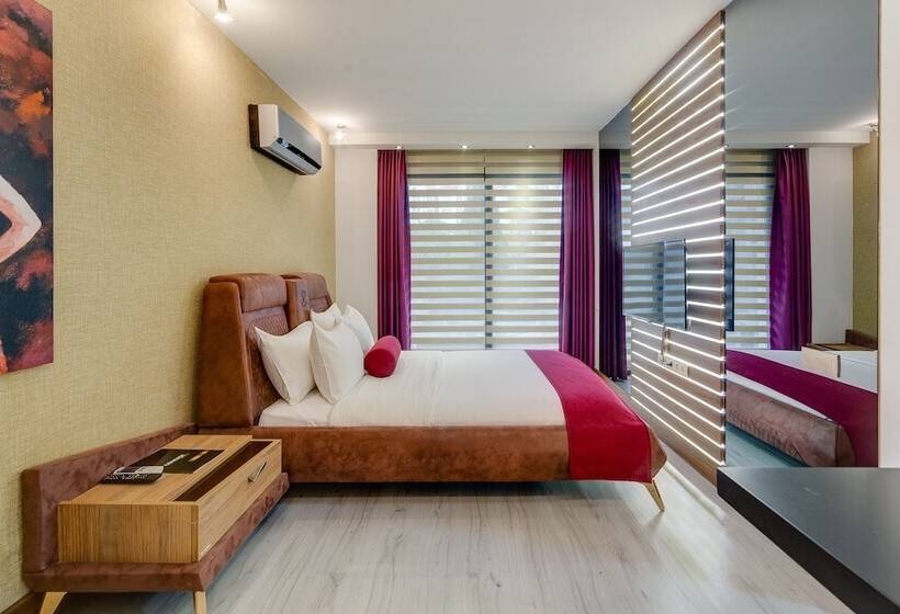 سوئیت با بالکن, Concept Suites