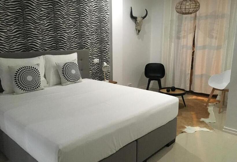 Superior Room, Prassa 3 Boutique