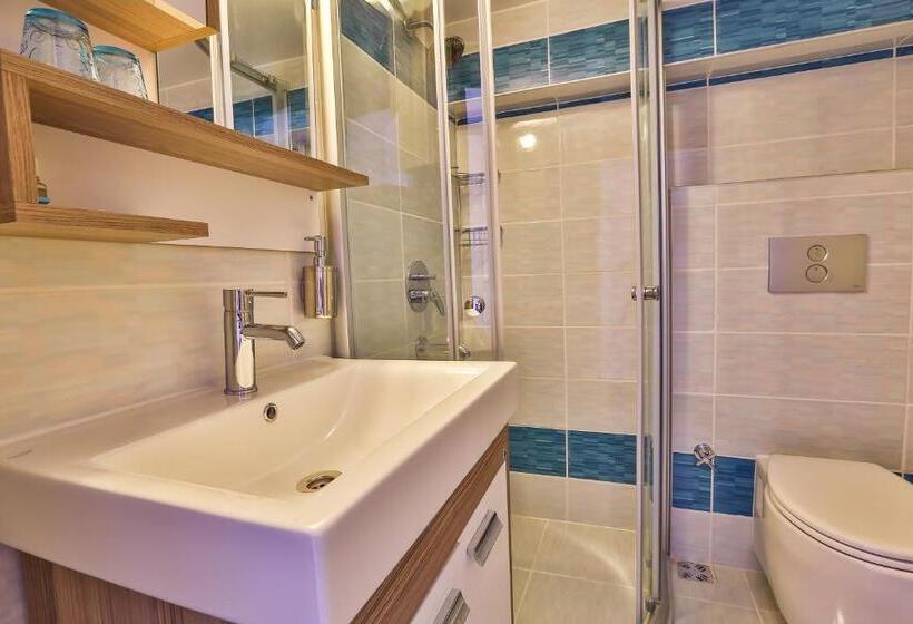 اتاق لوکس با چشم‌انداز دریا, Sonne   Adults Only