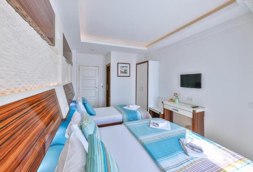 اتاق لوکس با چشم‌انداز دریا, Sonne   Adults Only