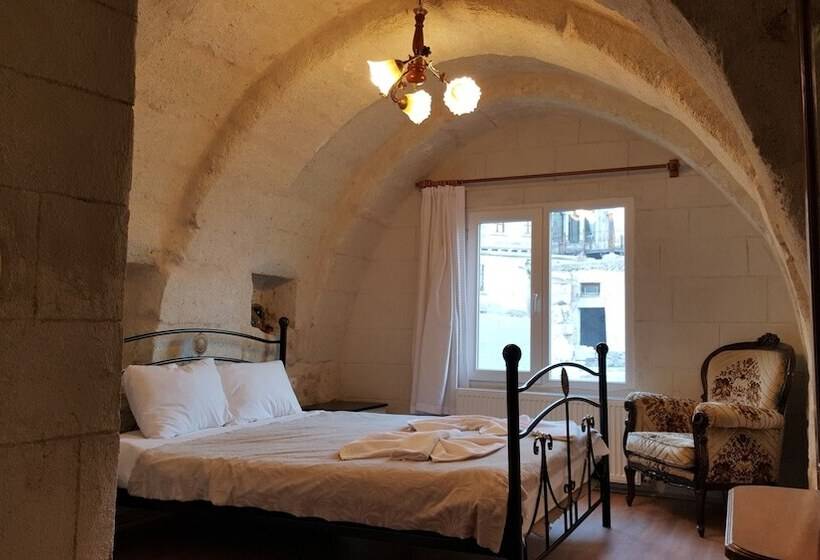 اتاق استاندارد, Whisper Cave House