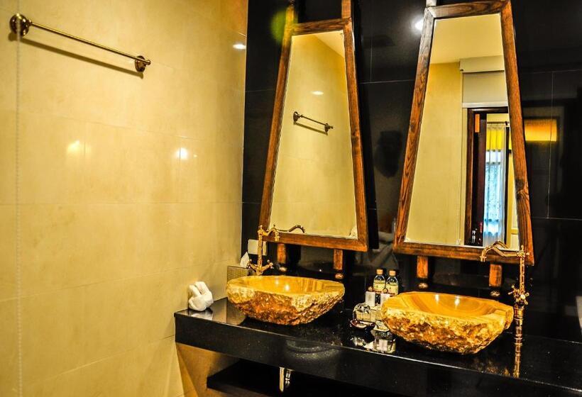 سوییت, Chuchaiburi Sri Amphawa
