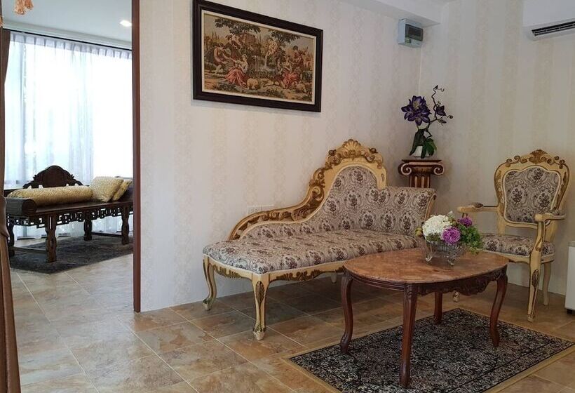 اتاق لوکس, Chuchaiburi Sri Amphawa