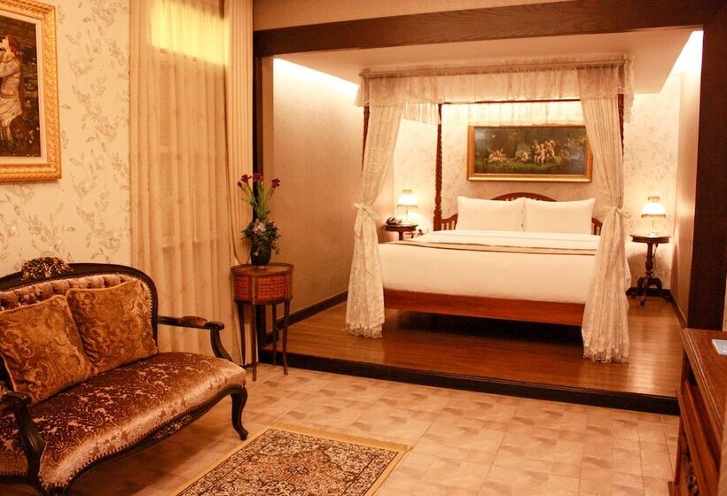 اتاق لوکس, Chuchaiburi Sri Amphawa