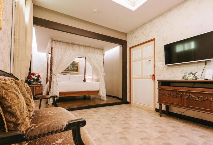 اتاق لوکس, Chuchaiburi Sri Amphawa