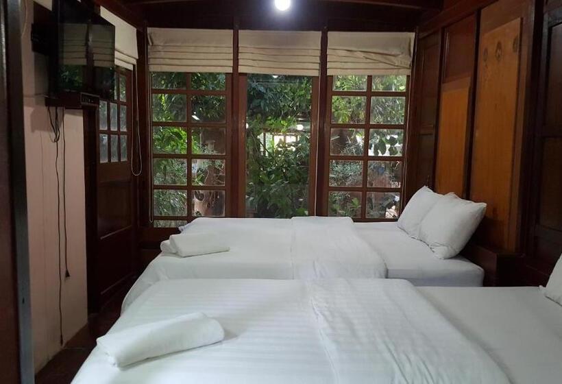 بانگلوی سوپریور, Ruean Mai Chai Khlong