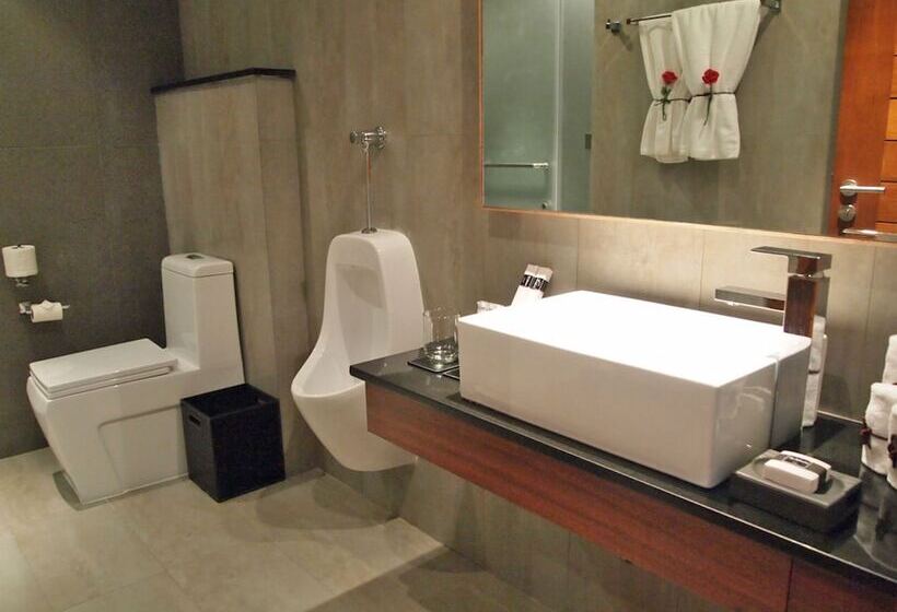 سوئیت 2 خوابه, The Nchantra Pool Suite Phuket