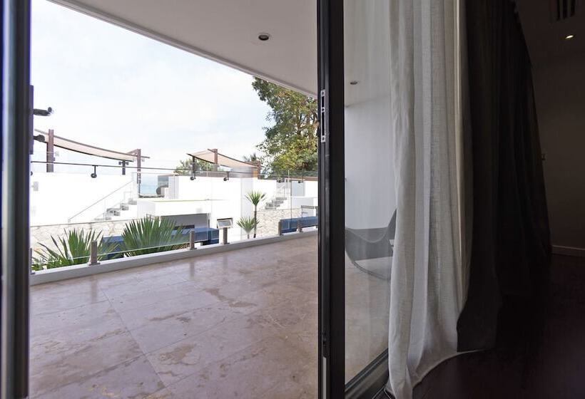 استودیوی استاندارد, The Nchantra Pool Suite Phuket