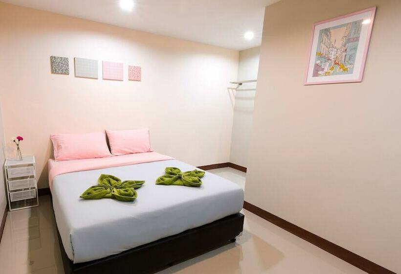 اتاق استاندارد با چشم‌انداز باغ, Wanderlust Bangkok Hostel