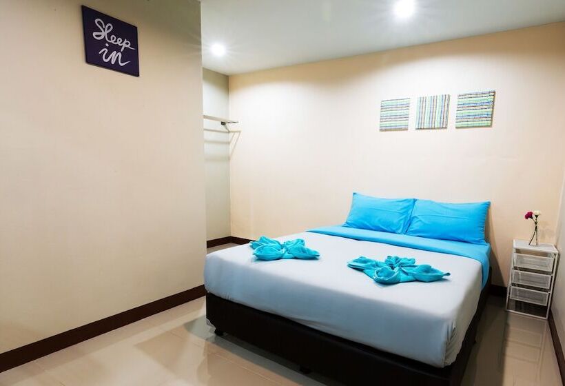 اتاق استاندارد با چشم‌انداز باغ, Wanderlust Bangkok Hostel