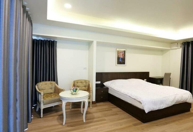 اتاق لوکس, Young Coconut Garden Home Resort