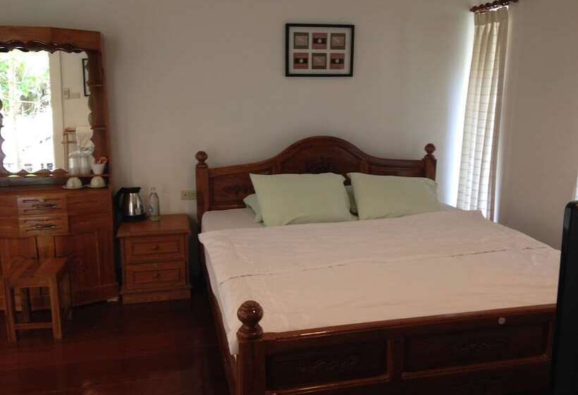اتاق لوکس, Young Coconut Garden Home Resort