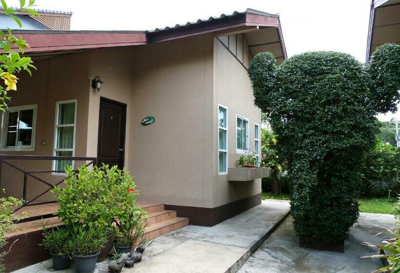 اتاق استاندارد با چشم‌انداز باغ, Bansuanrachawadee B&b